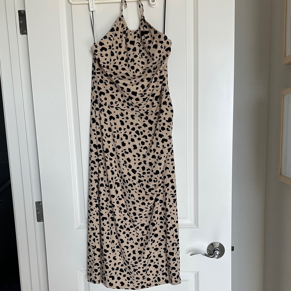 Wayf Strapless Dress in Black and Tan Print